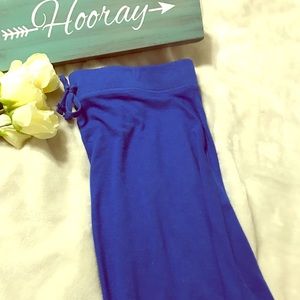 **DONATING - MAKE AN OFFER** 🌟NWOT Casual blue skirt